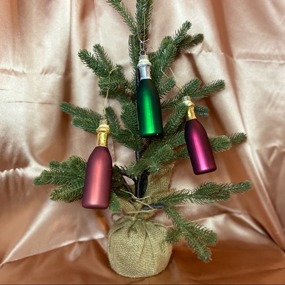 Wine and Rose Lover’s Bottle Ordainment Set - Picture 6 of 9